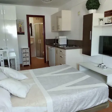 Coqueto Estudio Con Acceso A Piscina Tarifa